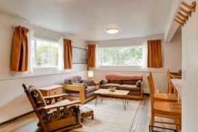 6 Mi to Dtwn Bright and Airy Anchorage Getaway!